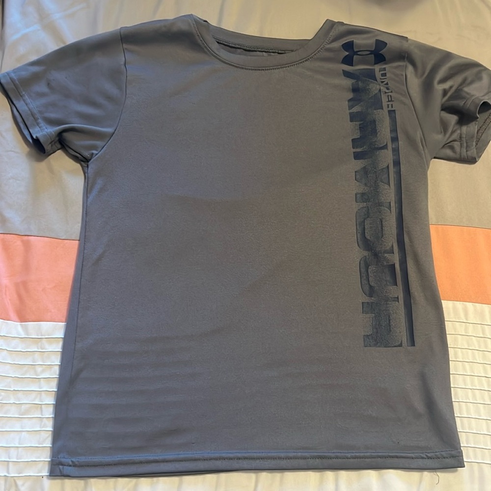 YS (size 7) Under Armour